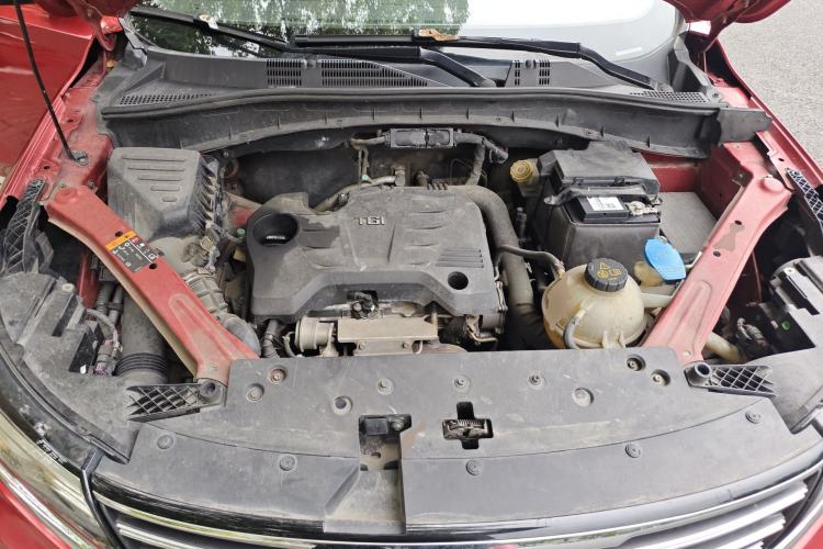 Used Roewe RX5 2016 20T Two-Wheel Drive Automatic Internet Smart Edition Engine Bay