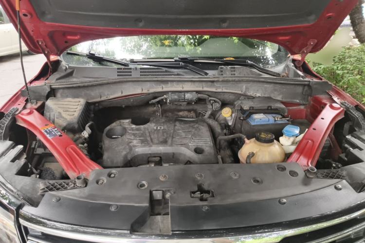 Used Roewe RX5 2016 20T Two-Wheel Drive Automatic Internet Smart Edition Engine Bay