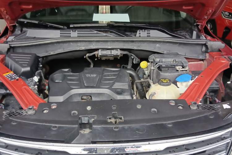Used Roewe RX5 2016 20T Two-Wheel Drive Automatic Flagship Edition Engine Bay