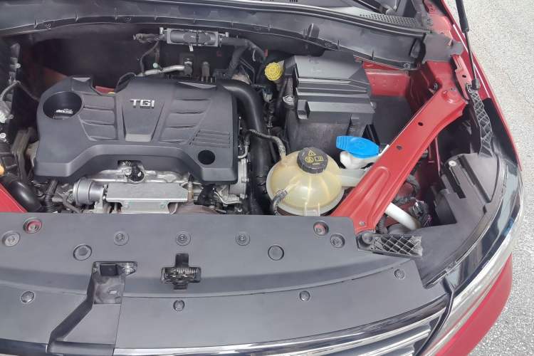 Used Roewe RX5 2016 20T Two-Wheel Drive Automatic Internet Smart Edition Engine Bay Left