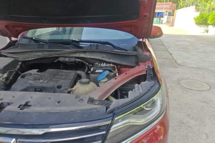 Used Roewe RX5 2016 20T Two-Wheel Drive Automatic Internet Smart Edition Engine Bay Left