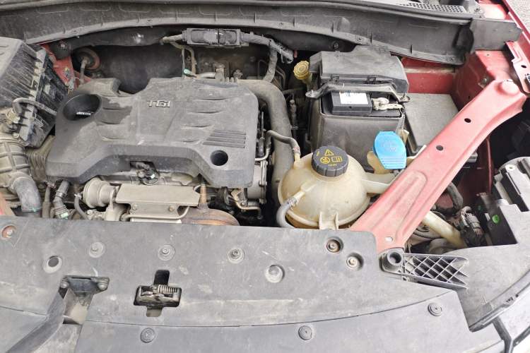 Used Roewe RX5 2016 20T Two-Wheel Drive Automatic Internet Smart Edition Engine Bay Left