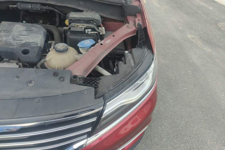 Used Roewe RX5 2016 20T Two-Wheel Drive Automatic Internet Smart Edition Engine Bay Left