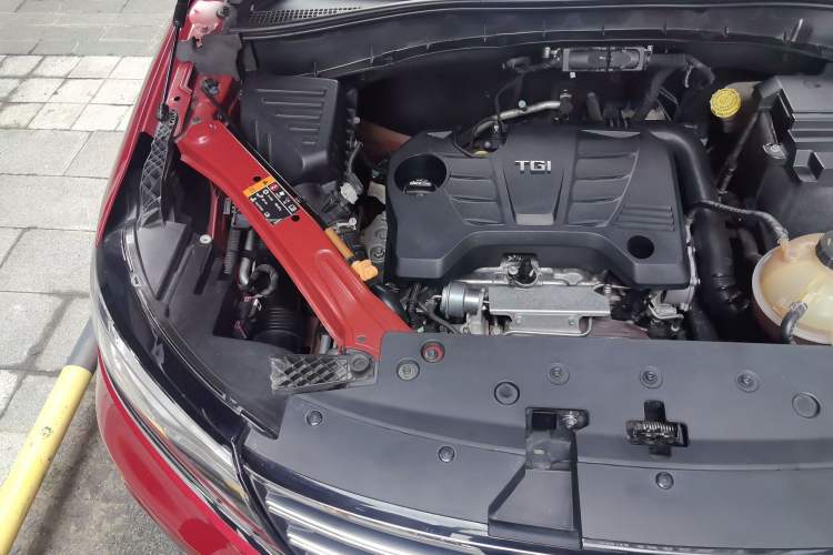 Used Roewe RX5 2016 20T Two-Wheel Drive Automatic Internet Smart Edition Engine Bay Right