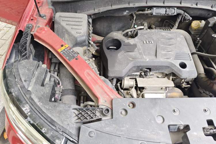 Used Roewe RX5 2016 20T Two-Wheel Drive Automatic Internet Smart Edition Engine Bay Right