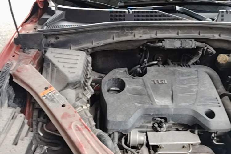 Used Roewe RX5 2016 20T Two-Wheel Drive Automatic Internet Smart Edition Engine Bay Right