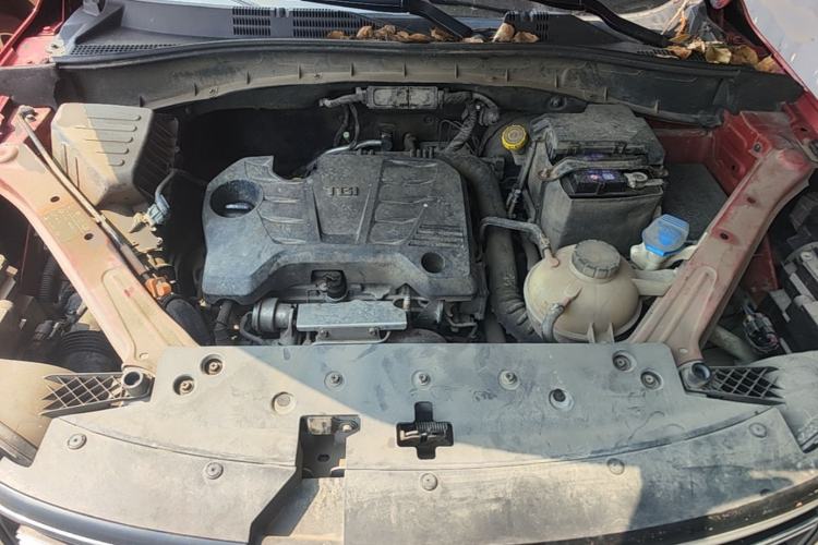 Used Roewe RX5 2016 20T Two-Wheel Drive Automatic Internet Smart Edition Engine Bay
