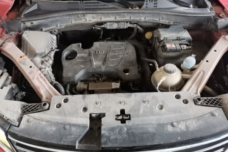 Used Roewe RX5 2016 20T Two-Wheel Drive Automatic Internet Smart Edition Engine Bay