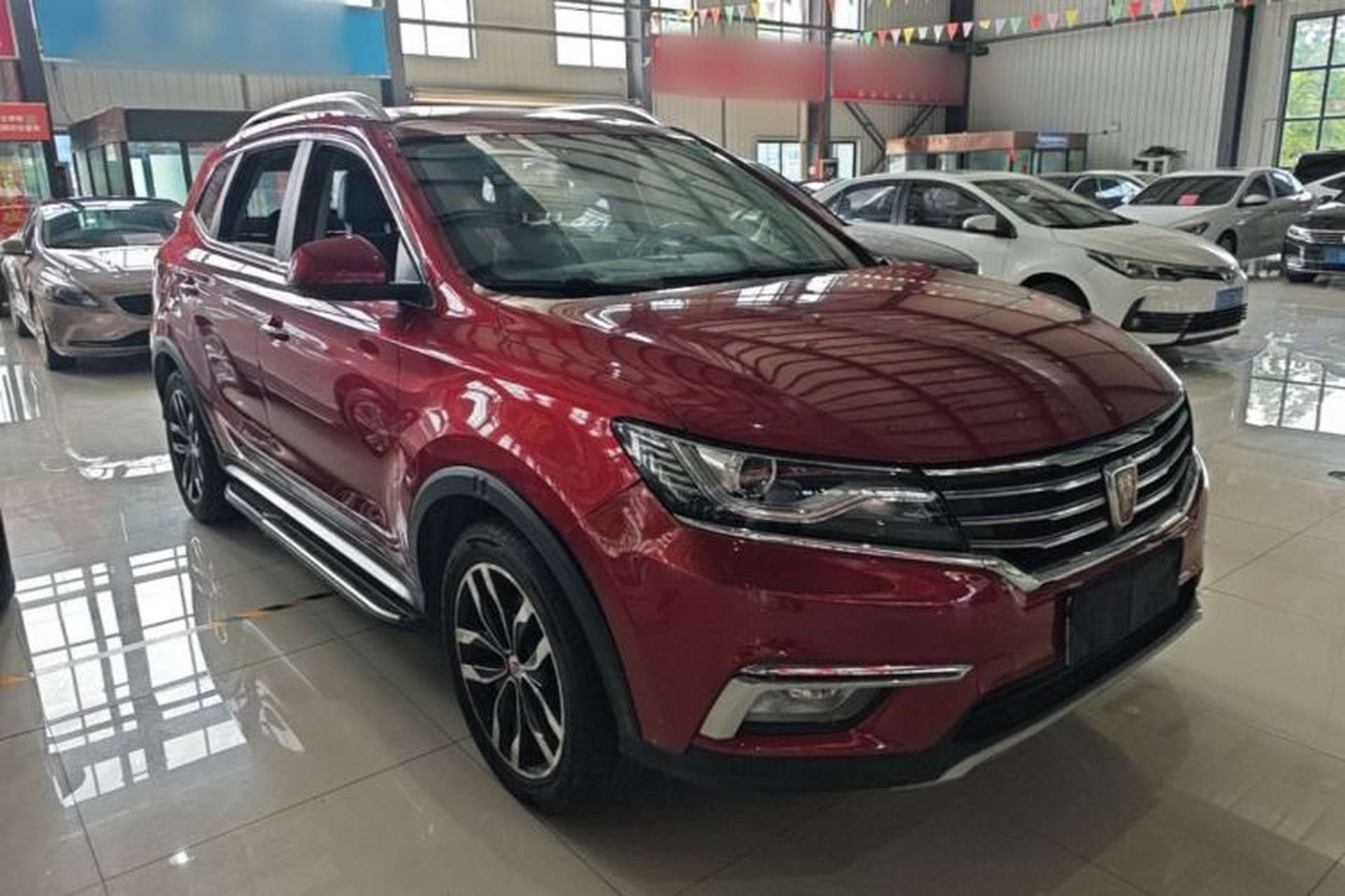 Used Roewe RX5 2016 20T Two-Wheel Drive Automatic Internet Smart Edition Front Right 45 Deg