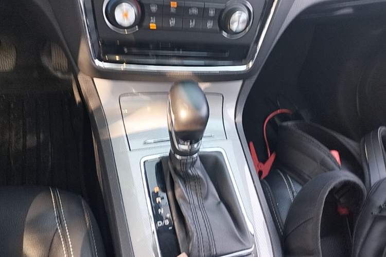 Used Roewe RX5 2016 20T Two-Wheel Drive Automatic Flagship Edition Gear Lever