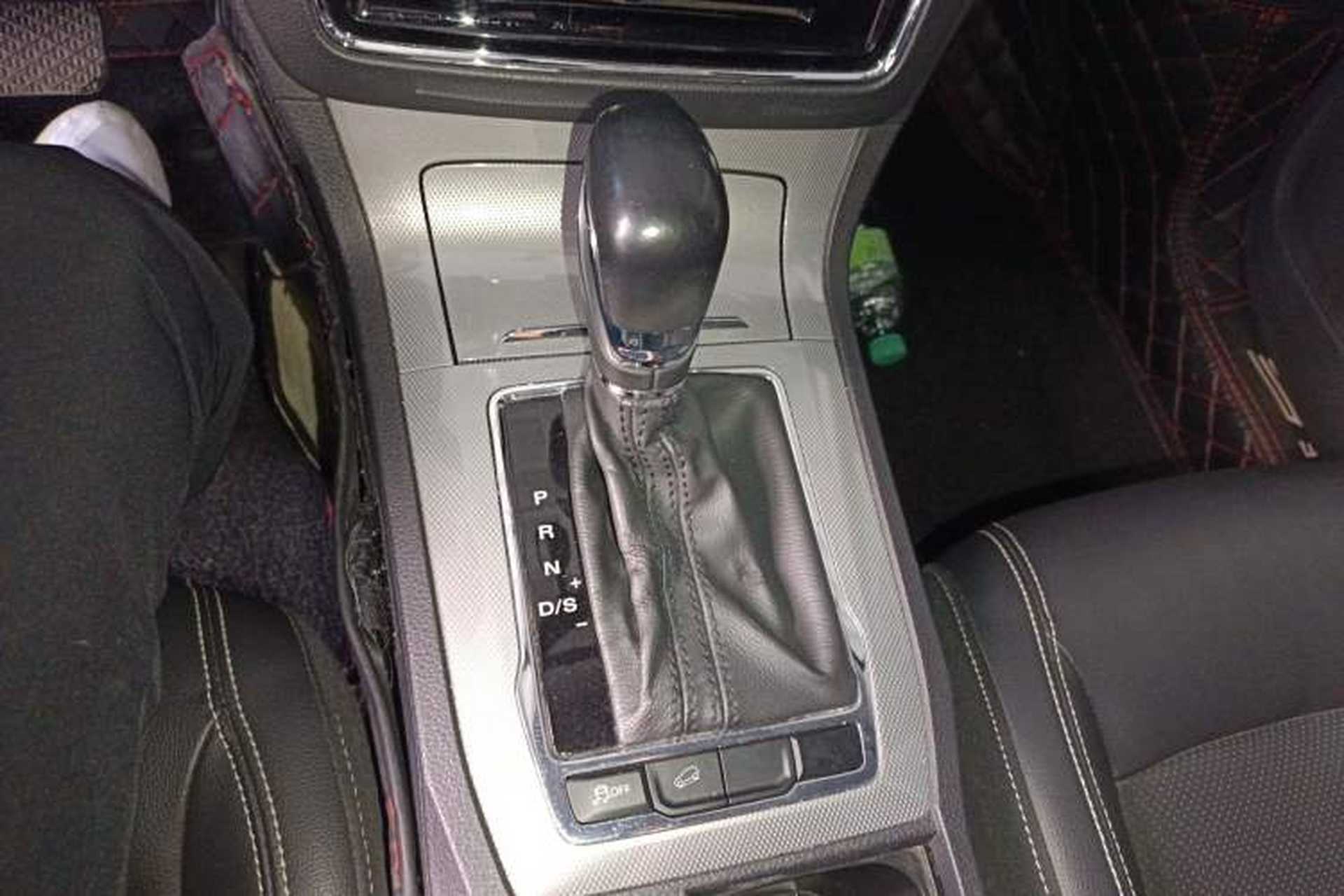 Used Roewe RX5 2016 20T Two-Wheel Drive Automatic Flagship Edition Gear Lever