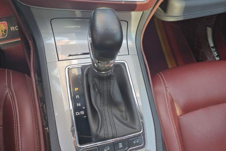 Used Roewe RX5 2016 30T Four-Wheel Drive Automatic Internet Smart Luxury Edition Gear Lever