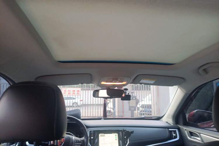 Used Roewe RX5 2016 30T Two-Wheel Drive Automatic Internet Smart Edition Headliner