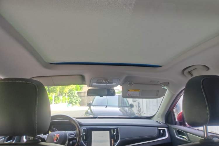 Used Roewe RX5 2016 20T Two-Wheel Drive Automatic Internet Smart Edition Headliner