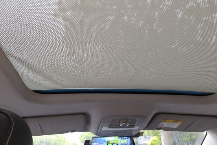 Used Roewe RX5 2016 20T Two-Wheel Drive Automatic Internet Smart Edition Headliner
