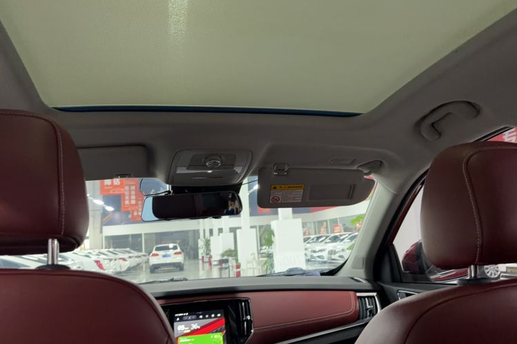Used Roewe RX5 2016 30T Four-Wheel Drive Automatic Internet Smart Luxury Edition Headliner