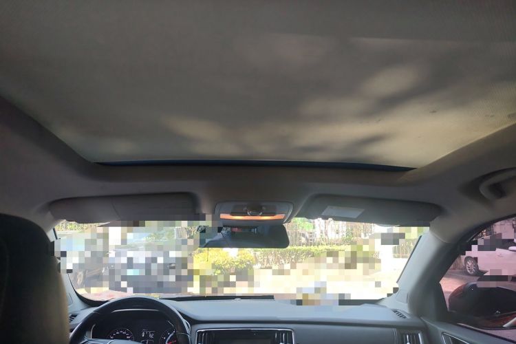 Used Roewe RX5 2016 20T Two-Wheel Drive Automatic Flagship Edition Headliner