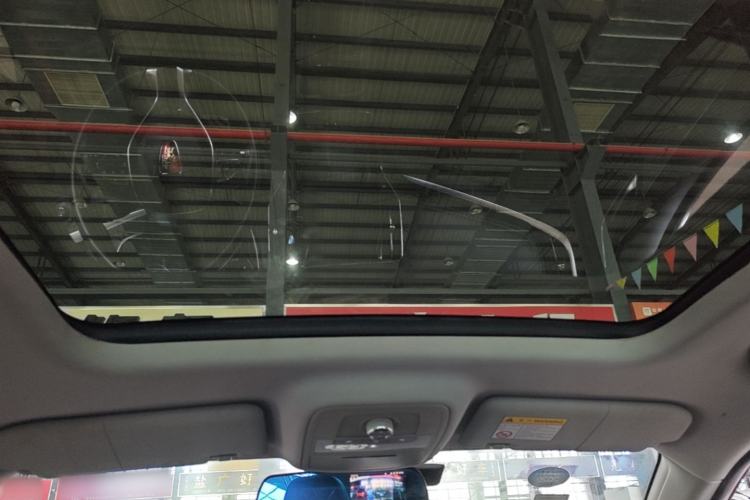 Used Roewe RX5 2016 20T Two-Wheel Drive Automatic Internet Smart Edition Headliner