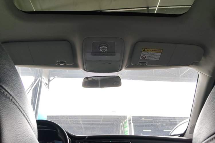 Used Roewe RX5 2016 20T Two-Wheel Drive Automatic Internet Smart Edition Headliner