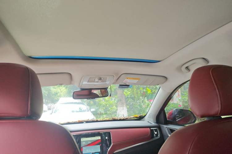 Used Roewe RX5 2016 30T Four-Wheel Drive Automatic Internet Smart Luxury Edition Headliner