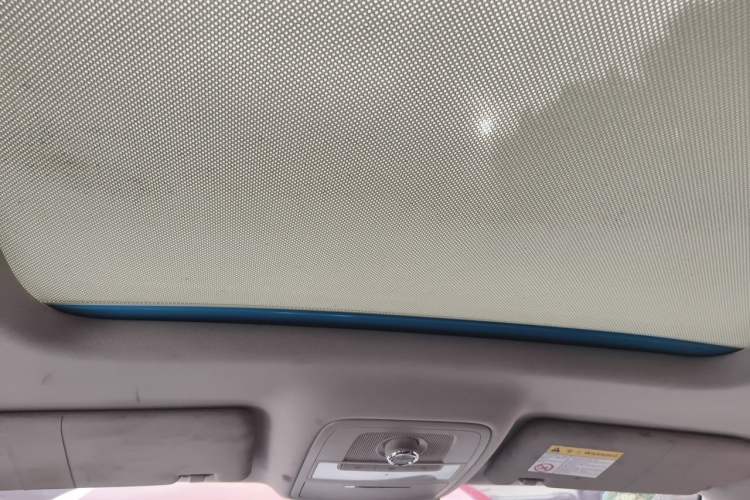 Used Roewe RX5 2016 20T Two-Wheel Drive Automatic Flagship Edition Headliner