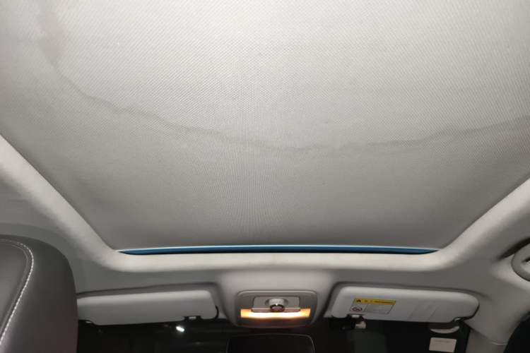 Used Roewe RX5 2016 30T Two-Wheel Drive Automatic Internet Smart Edition Headliner