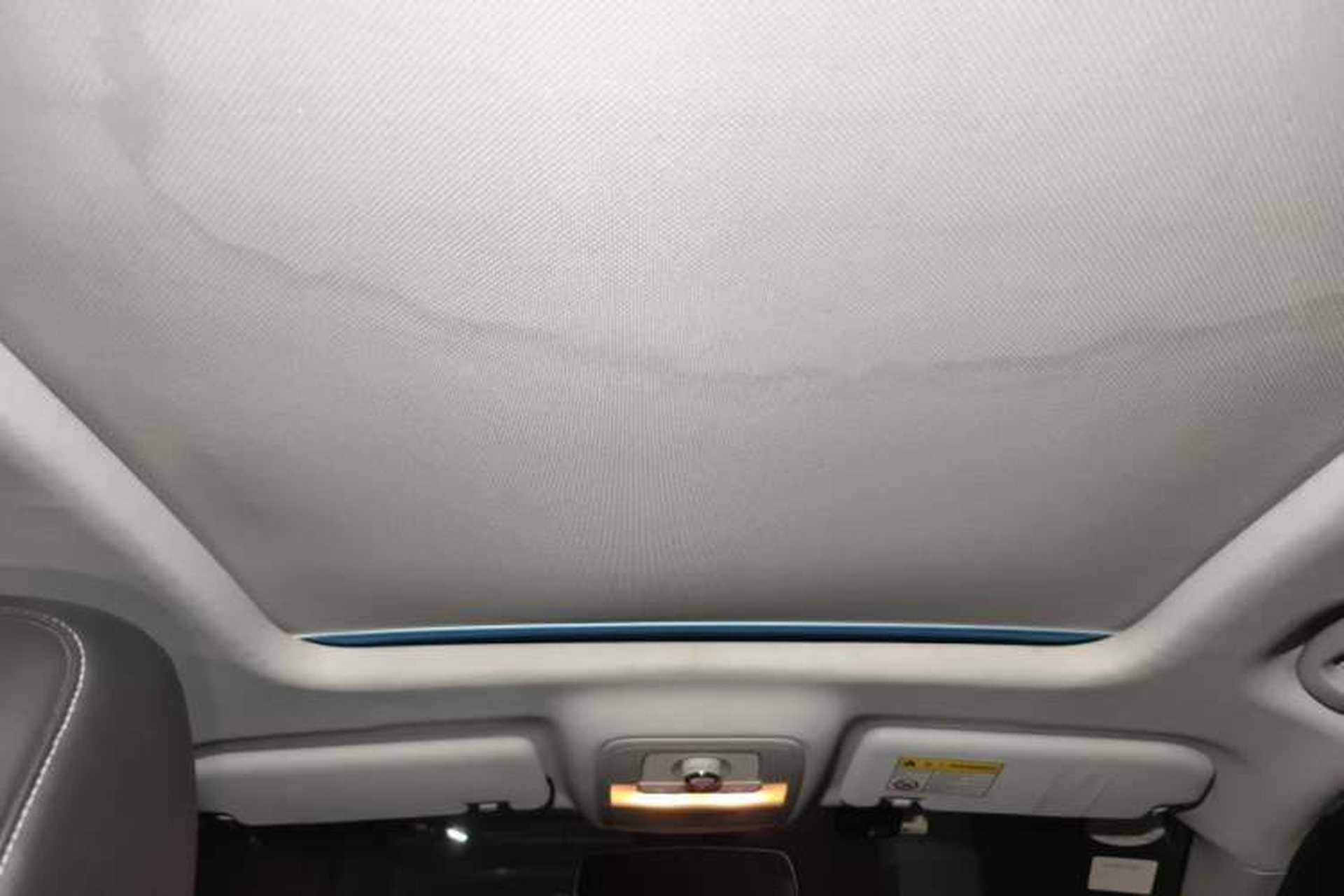 Used Roewe RX5 2016 30T Two-Wheel Drive Automatic Internet Smart Edition Headliner