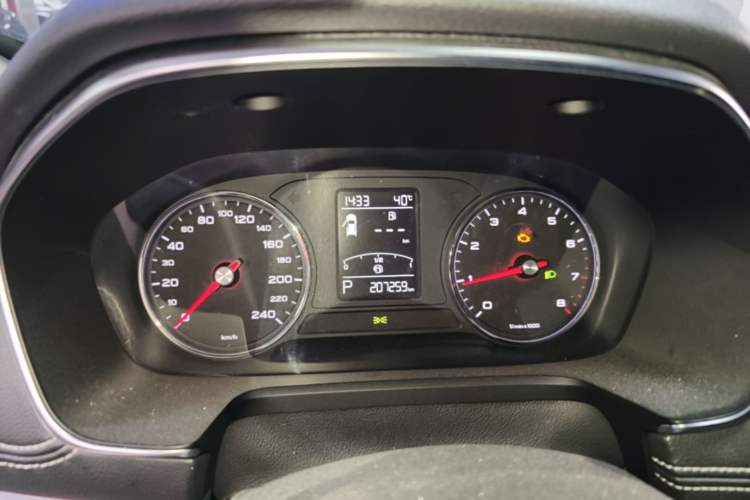 Used Roewe RX5 2016 20T Two-Wheel Drive Automatic Internet Smart Edition Instrument Cluster