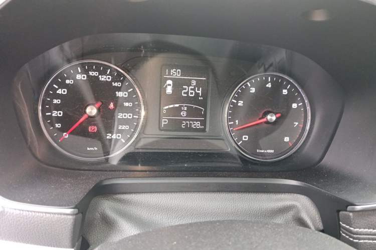 Used Roewe RX5 2016 20T Two-Wheel Drive Automatic Flagship Edition Instrument Cluster