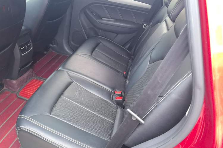 Used Roewe RX5 2016 30T Two-Wheel Drive Automatic Internet Smart Edition Interior 1