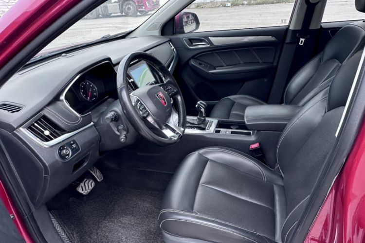 Used Roewe RX5 2016 20T Two-Wheel Drive Automatic Internet Smart Edition Interior 1