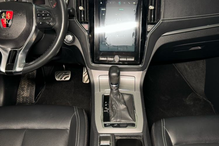 Used Roewe RX5 2016 20T Two-Wheel Drive Automatic Internet Smart Edition Interior 11