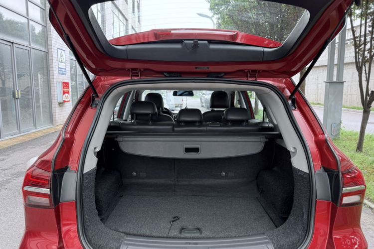 Used Roewe RX5 2016 20T Two-Wheel Drive Automatic Flagship Edition Interior 2