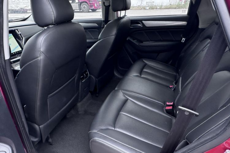 Used Roewe RX5 2016 20T Two-Wheel Drive Automatic Internet Smart Edition Interior 2