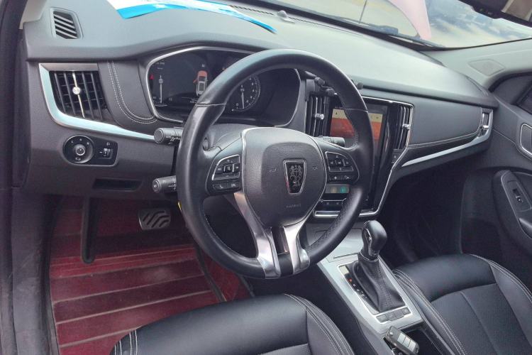 Used Roewe RX5 2016 30T Two-Wheel Drive Automatic Internet Smart Edition Interior 3