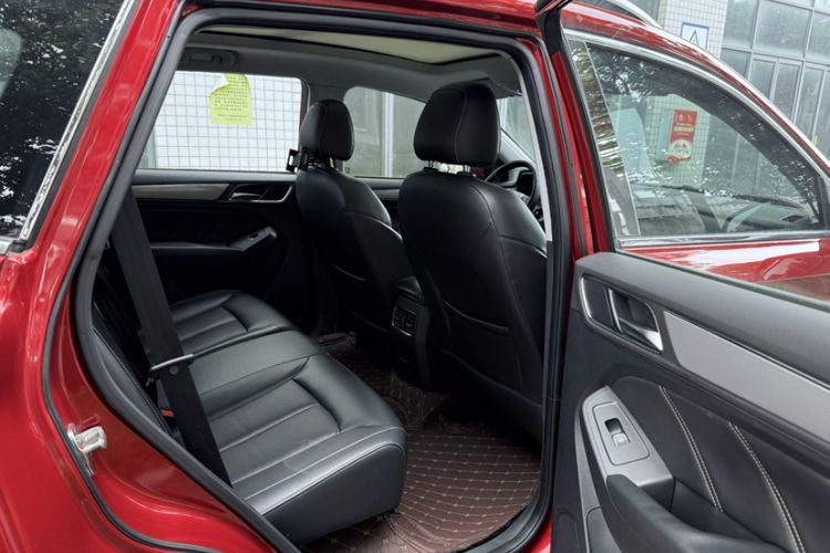 Used Roewe RX5 2016 20T Two-Wheel Drive Automatic Flagship Edition Interior 4