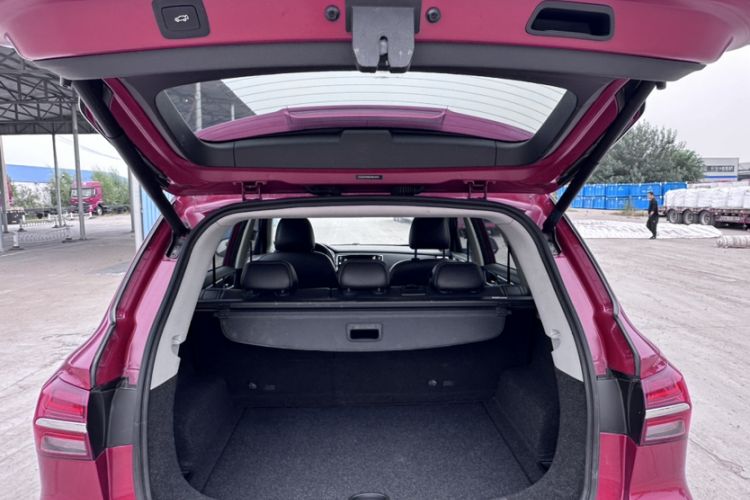 Used Roewe RX5 2016 20T Two-Wheel Drive Automatic Internet Smart Edition Interior 4