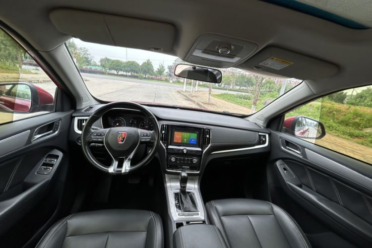 Used Roewe RX5 2016 20T Two-Wheel Drive Automatic Flagship Edition Interior 4