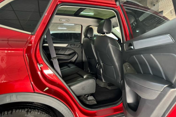 Used Roewe RX5 2016 20T Two-Wheel Drive Automatic Internet Smart Edition Interior 5