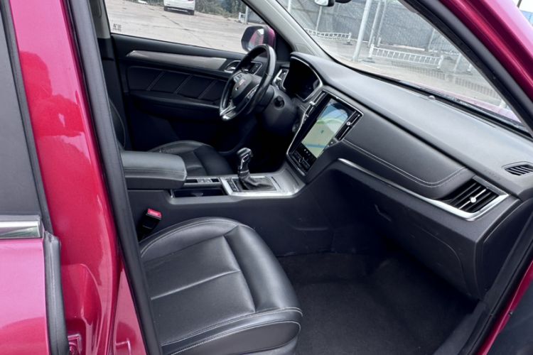 Used Roewe RX5 2016 20T Two-Wheel Drive Automatic Internet Smart Edition Interior 5