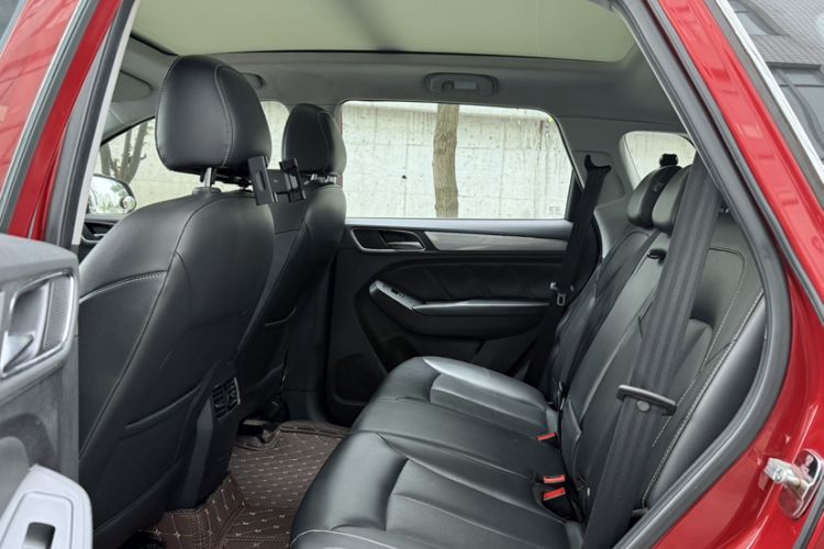 Used Roewe RX5 2016 20T Two-Wheel Drive Automatic Flagship Edition Interior 8