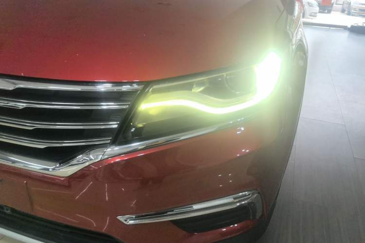 Used Roewe RX5 2016 20T Two-Wheel Drive Automatic Flagship Edition Left Front Headlight