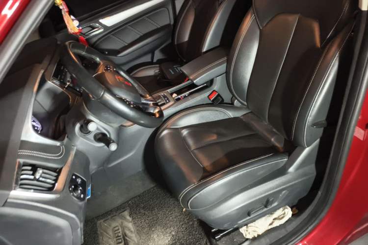 Used Roewe RX5 2016 30T Two-Wheel Drive Automatic Internet Smart Edition Left Front Seat