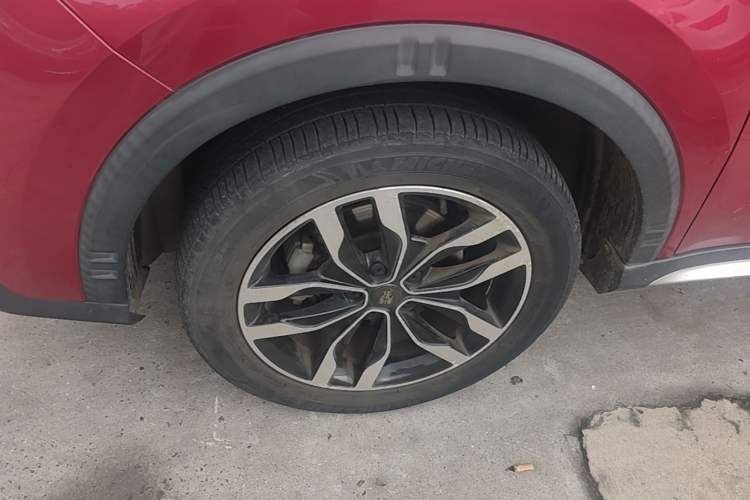 Used Roewe RX5 2016 20T Two-Wheel Drive Automatic Internet Smart Edition Left Front Wheel Hub