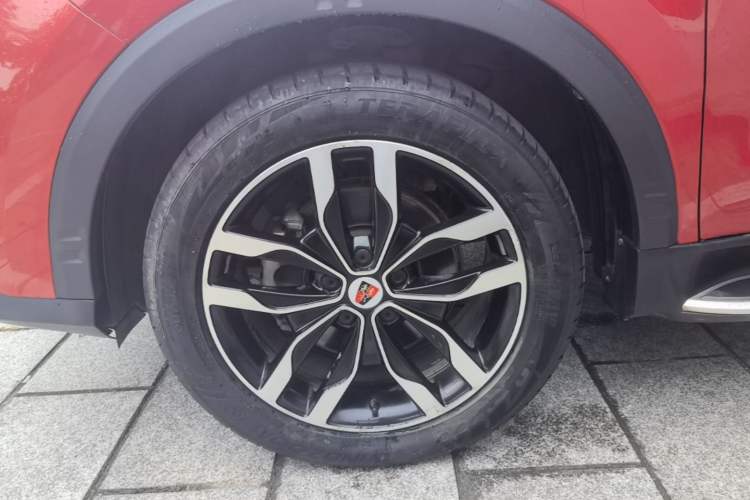 Used Roewe RX5 2016 20T Two-Wheel Drive Automatic Internet Smart Edition Left Front Wheel Hub