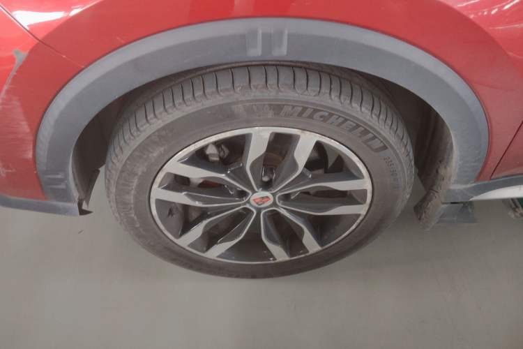 Used Roewe RX5 2016 30T Four-Wheel Drive Automatic Internet Smart Luxury Edition Left Front Wheel Hub