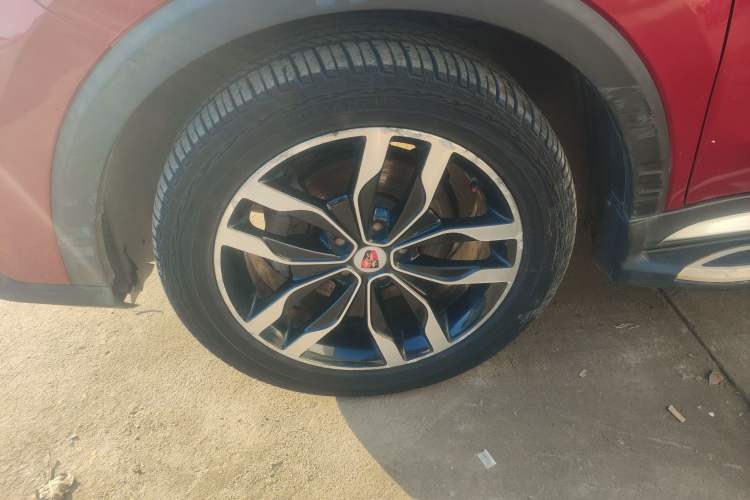 Used Roewe RX5 2016 30T Four-Wheel Drive Automatic Internet Smart Luxury Edition Left Front Wheel Hub