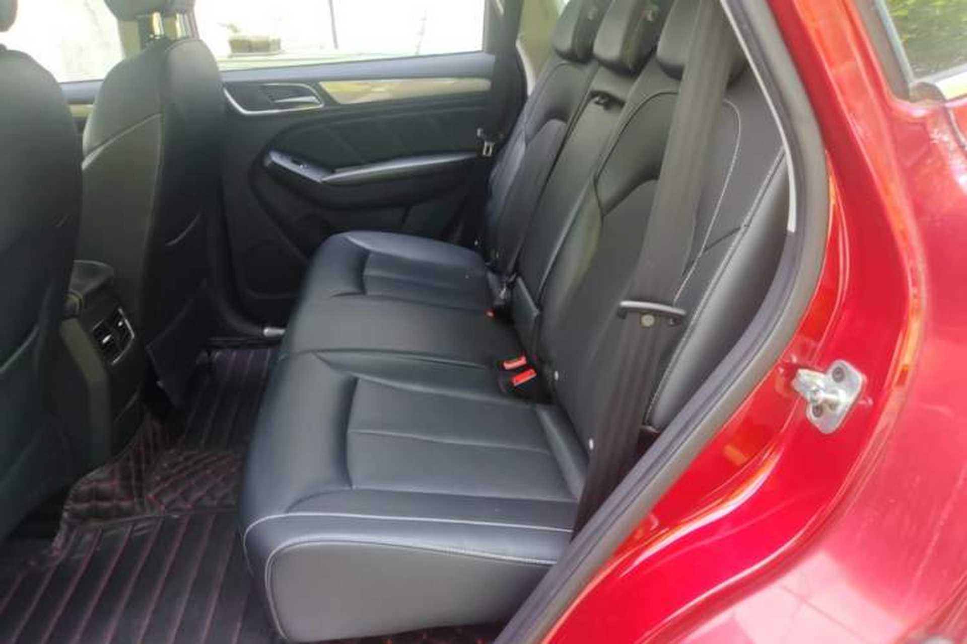 Used Roewe RX5 2016 20T Two-Wheel Drive Automatic Internet Smart Edition Left Rear Seat