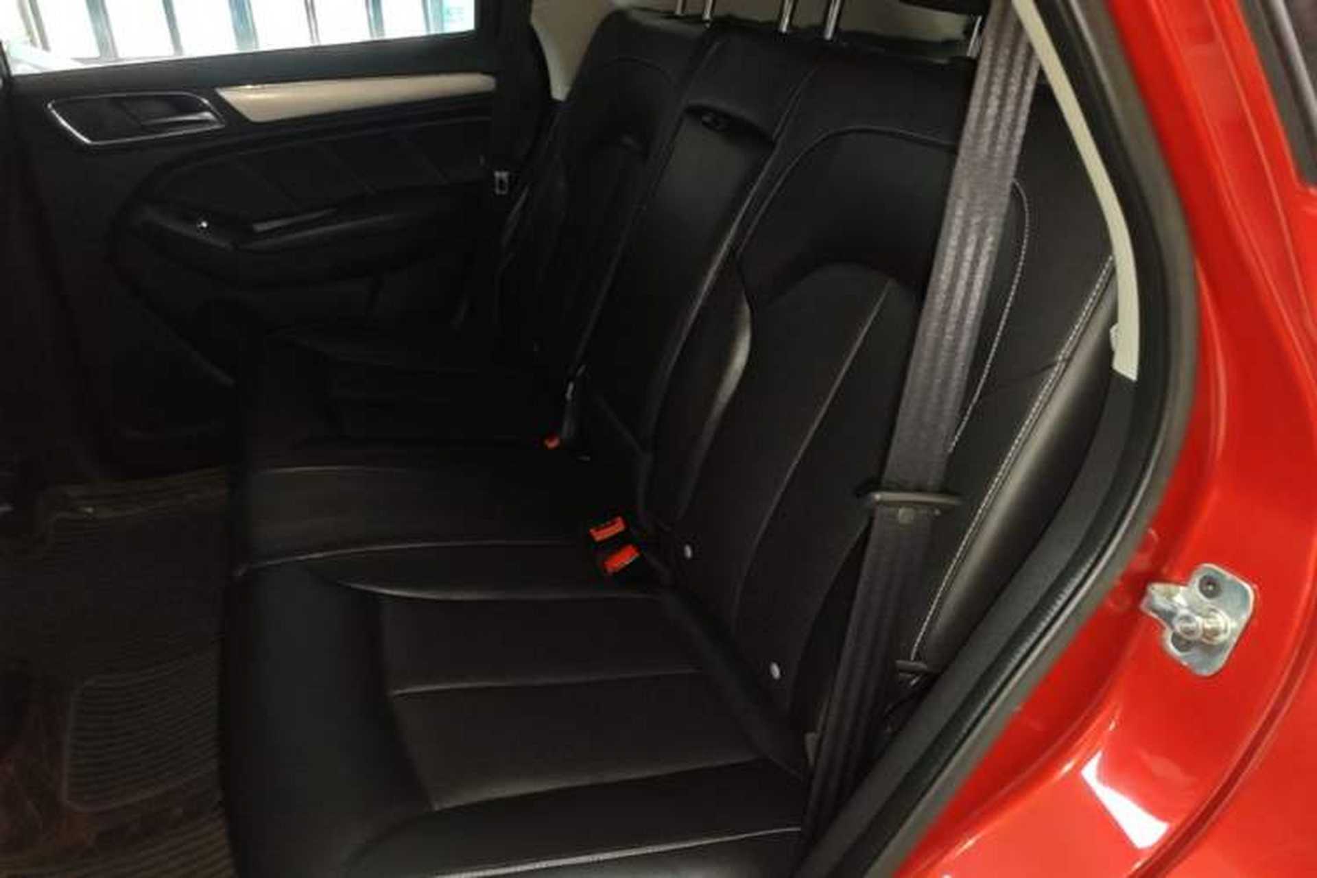 Used Roewe RX5 2016 20T Two-Wheel Drive Automatic Internet Smart Edition Left Rear Seat