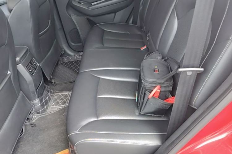 Used Roewe RX5 2016 20T Two-Wheel Drive Automatic Internet Smart Edition Left Rear Seat